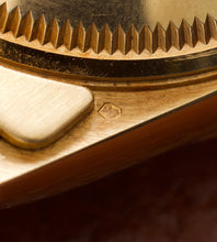 Afbeelding in Gallery-weergave laden, Rolex Oyster Perpetual Date 15238 + Box & Papers (2005)