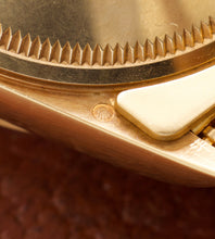 Afbeelding in Gallery-weergave laden, Rolex Oyster Perpetual Date 15238 + Box & Papers (2005)