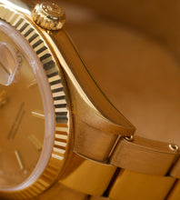 Afbeelding in Gallery-weergave laden, Rolex Oyster Perpetual Date 15238 + Box & Papers (2005)