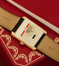 Afbeelding in Gallery-weergave laden, Cartier Tank Solo 'Small' 3168 / Box & Papers (2019)