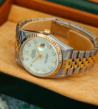 Afbeelding in Gallery-weergave laden, Rolex Datejust 16233 'MOP Dial' + Box & Papers (2001)