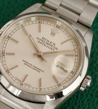Afbeelding in Gallery-weergave laden, Rolex Datejust 16200 'Silver Patina Dial' (1997)