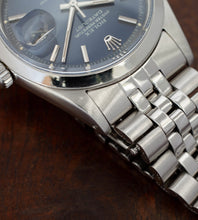 Afbeelding in Gallery-weergave laden, Rolex Datejust 1600 'Blue Pie-Pan Dial' (1966)