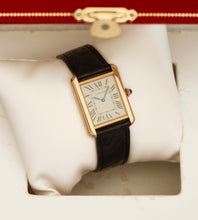 Afbeelding in Gallery-weergave laden, Cartier Tank Solo 'Small' 2743 + Box & Papers (2015)