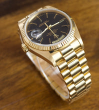 Afbeelding in Gallery-weergave laden, Rolex Day-Date 18038 ''Black dial'' (1979)