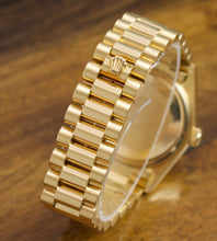 Afbeelding in Gallery-weergave laden, Rolex Day-Date 18038 ''Black dial'' (1979)