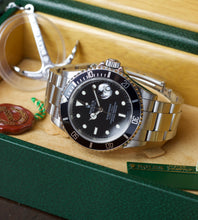 Afbeelding in Gallery-weergave laden, Rolex Submariner 16610 (Full-Set / NL delivered) 2004