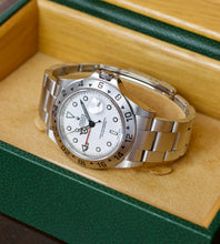 Afbeelding in Gallery-weergave laden, Rolex Explorer II 16570 ''Polar'' 2002 (Full-Set)