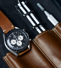 Afbeelding in Gallery-weergave laden, Omega Speedmaster Professional Speedy Tuesday Tribute To Alaska III