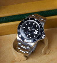Afbeelding in Gallery-weergave laden, Rolex Submariner 16610 (Full-Set / NL delivered) 2004