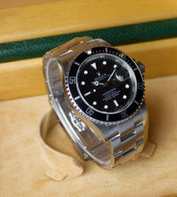 Afbeelding in Gallery-weergave laden, Rolex Submariner 16610 (Full-Set / NL delivered) 2004