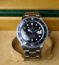 Afbeelding in Gallery-weergave laden, Rolex Submariner 16610 (Full-Set / NL delivered) 2004