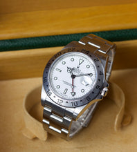 Afbeelding in Gallery-weergave laden, Rolex Explorer II 16570 ''Polar'' 2002 (Full-Set)