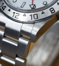 Afbeelding in Gallery-weergave laden, Rolex Explorer II 16570 ''Polar'' 2002 (Full-Set)