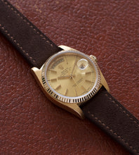Afbeelding in Gallery-weergave laden, Rolex Day-Date 18038 'Champagne Dial' (1979)