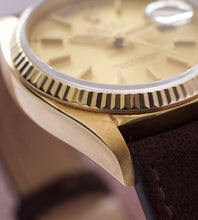 Afbeelding in Gallery-weergave laden, Rolex Day-Date 18038 'Champagne Dial' (1979)