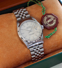 Afbeelding in Gallery-weergave laden, Rolex Datejust 16234 'Silver dial' + Box & Papers (1997)