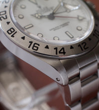 Afbeelding in Gallery-weergave laden, Rolex Explorer II 16570 'Polar' (1991)