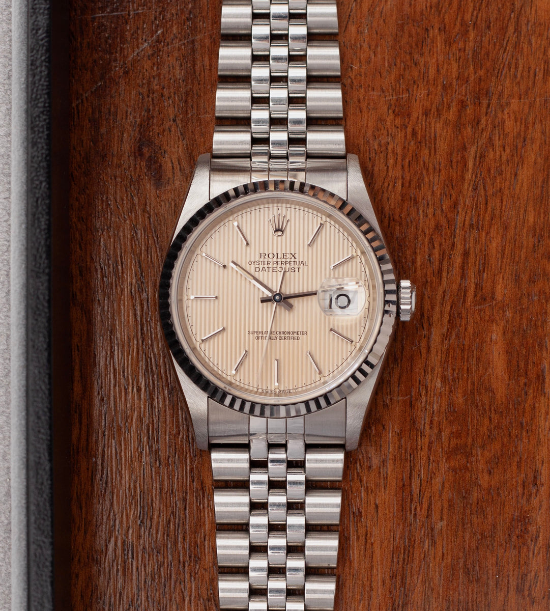 Rolex Datejust 16234 'Silver/Creamy Tapestry Dial'' (1995) – 10