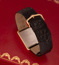 Afbeelding in Gallery-weergave laden, Cartier Tank Solo 'Large' 2742 (18K Gold) Box + Papers
