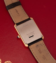 Afbeelding in Gallery-weergave laden, Cartier Tank Solo 'Large' 2742 (18K Gold) Box + Papers