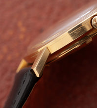 Afbeelding in Gallery-weergave laden, Omega Constellation Date 18K 'Pie-Pan Onyx Dial' 168.004/14 (1962)