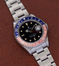 Afbeelding in Gallery-weergave laden, Rolex GMT-Master II Pepsi + Coke Inlay 'Cream Patina' 1990