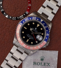 Afbeelding in Gallery-weergave laden, Rolex GMT-Master II Pepsi + Coke Inlay 'Cream Patina' 1990