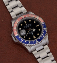 Afbeelding in Gallery-weergave laden, Rolex GMT-Master II Pepsi + Coke Inlay 'Cream Patina' 1990