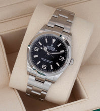 Afbeelding in Gallery-weergave laden, Rolex Explorer 124270 (Full-Set / NL delivered 2023)
