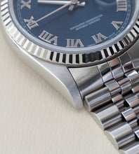 Afbeelding in Gallery-weergave laden, Rolex Datejust 16234 'Blue Applied Roman Dial' + Tag (1997/1998)