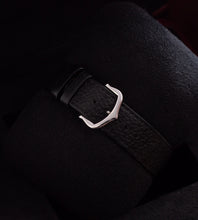 Afbeelding in Gallery-weergave laden, Cartier Tank Must 'Large' (WSTA0041) 2023