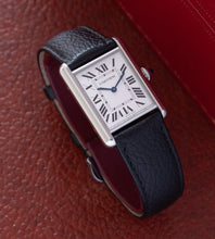 Afbeelding in Gallery-weergave laden, Cartier Tank Must 'Large' (WSTA0041) 2023