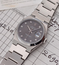 Afbeelding in Gallery-weergave laden, Rolex Datejust Oysterquartz 17000 'Grey Diamond Dial' + Dutch Invoice & Full Service History (1979)
