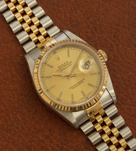 Afbeelding in Gallery-weergave laden, Rolex Datejust 16233 'Champagne Dial' (1992)