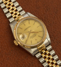 Afbeelding in Gallery-weergave laden, Rolex Datejust 16233 'Champagne Dial' (1992)