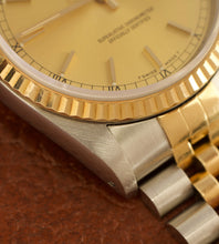 Afbeelding in Gallery-weergave laden, Rolex Datejust 16233 'Champagne Dial' (1992)