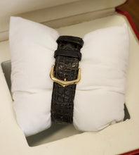 Afbeelding in Gallery-weergave laden, Cartier Tank Solo 'Small' 2743 + Box & Papers (2014)