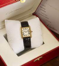 Afbeelding in Gallery-weergave laden, Cartier Tank Solo 'Small' 2743 + Box & Papers (2014)