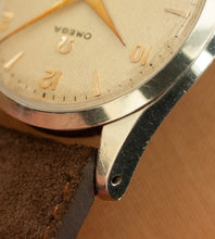 Afbeelding in Gallery-weergave laden, Omega 'CK 2750 / Cal. 266 Honeycomb dial' (1954)