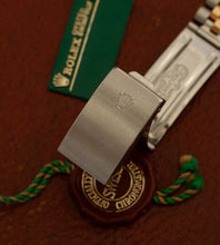 Afbeelding in Gallery-weergave laden, Rolex Datejust 16233 'Pyramid Dial' (1993)