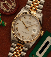 Afbeelding in Gallery-weergave laden, Rolex Datejust 16233 'Pyramid Dial' (1993)