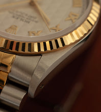 Afbeelding in Gallery-weergave laden, Rolex Datejust 16233 'Pyramid Dial' (1993)