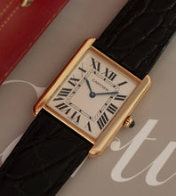 Afbeelding in Gallery-weergave laden, Cartier Tank Solo 'Large' 2742 + Box & Papers (2007)