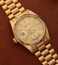 Afbeelding in Gallery-weergave laden, Rolex Day-Date 18038 'Champagne Dial' (1981)
