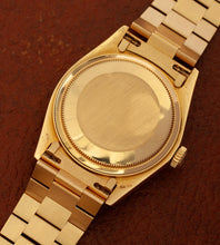 Afbeelding in Gallery-weergave laden, Rolex Day-Date 18038 'Champagne Dial' (1981)