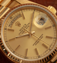 Afbeelding in Gallery-weergave laden, Rolex Day-Date 18038 'Champagne Dial' (1981)