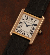 Afbeelding in Gallery-weergave laden, Cartier Tank Solo 'Small' 3168 Box & Papers / Black Strap (2014)