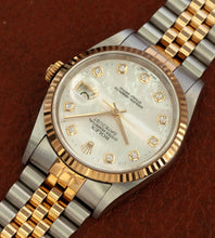 Afbeelding in Gallery-weergave laden, Rolex Datejust 16233 'MOP Dial' + Box & Papers (2001)