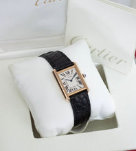 Afbeelding in Gallery-weergave laden, Cartier Tank Solo 'Small' 3168 Box & Papers / Black Strap (2014)